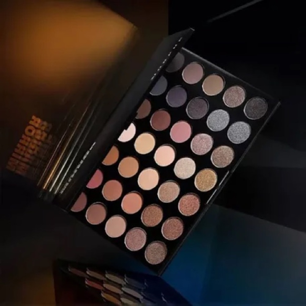 Morphe 35MI Magic Mirror Palette in Black